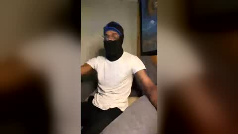Snapshot of halfmaskedgooner chatting on August 1, 2026, 5:45 pm halfmaskedgooner online show from August 1, 2026, 5:45 pm