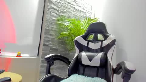 Anahis online show from January 27, 2025, 1:05 am