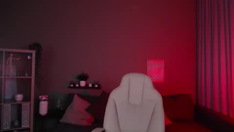 Mary online show from October 3, 2025, 2:25 pm