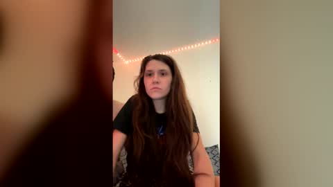 Hallee online show from June 2, 2026, 5:42 am