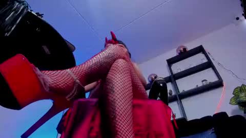 Snapshot of halley_ravenn chatting on June 13, 2026, 8:40 pm halley_ravenn online show from June 13, 2026, 8:40 pm
