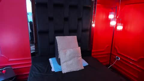 Snapshot of halleylorens chatting on October 6, 2025, 7:11 pm Halley Lorens online show from October 6, 2025, 7:11 pm