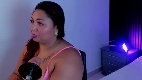 Snapshot of halleyrosse chatting on October 28, 2025, 8:33 pm Halleyrosse online show from October 28, 2025, 8:33 pm