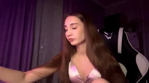 Holly online show from December 14, 2025, 9:08 pm