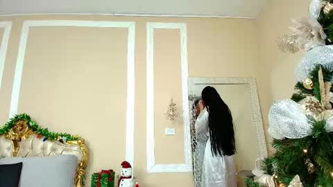 Hallie Stone online show from December 21, 2025, 1:40 pm