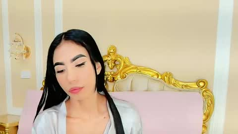 Hallie Stone online show from January 13, 2026, 1:05 pm