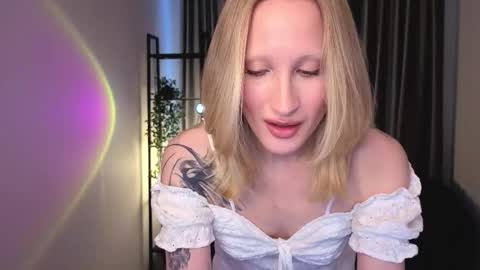 Call me Bianca online show from October 18, 2025, 1:56 pm