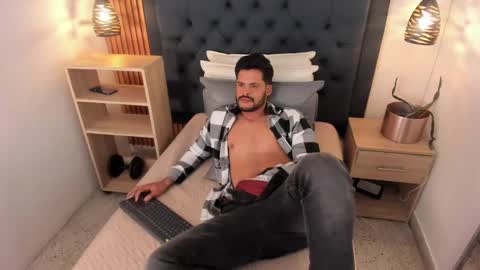 Hamilton online show from October 16, 2025, 3:40 am