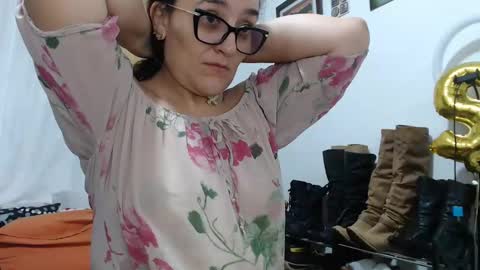 hammer9247 online show from October 19, 2025, 2:18 pm