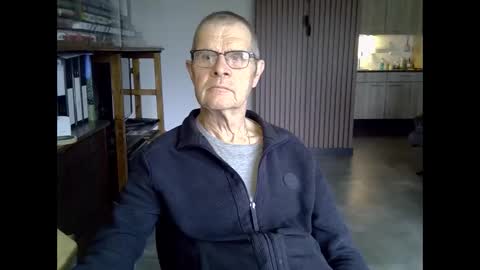 Snapshot of hamto65 chatting on March 25, 2026, 9:04 am Prefer men 80 online show from March 25, 2026, 9:04 am