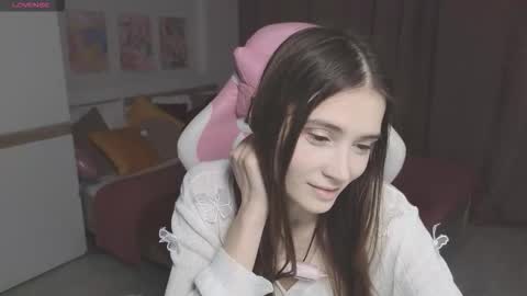 Hana online show from November 17, 2025, 1:06 pm