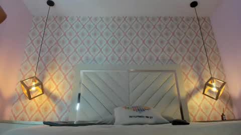 Snapshot of hana_russo chatting on April 14, 2026, 12:33 pm Hana online show from April 14, 2026, 12:33 pm