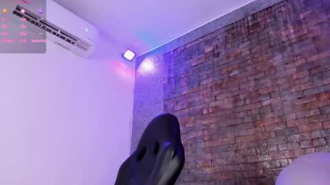 hana  online show from February 11, 2025, 4:24 pm