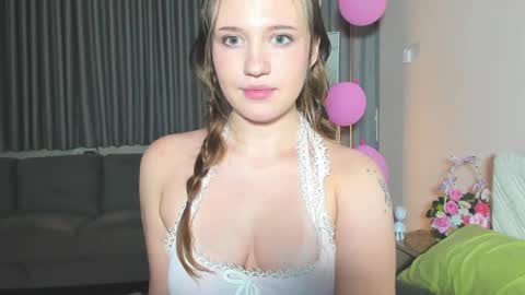 hanahwoods online show from March 12, 2025, 9:13 pm