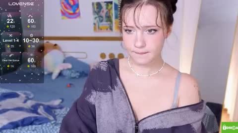 hanahwoods online show from October 21, 2025, 1:28 am