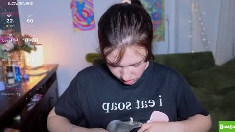 Snapshot of hanahwoods chatting on April 4, 2026, 3:09 pm hanahwoods online show from April 4, 2026, 3:09 pm