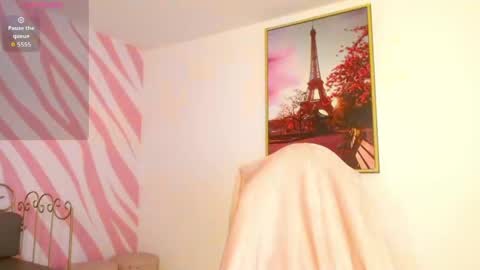 Snapshot of hanaku_8 chatting on April 27, 2026, 9:02 pm Hanaku online show from April 27, 2026, 9:02 pm