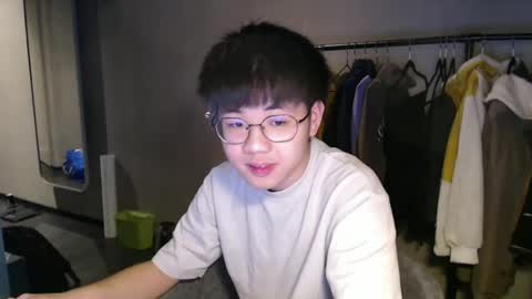 handsome_mannn online show from December 19, 2024, 9:49 pm