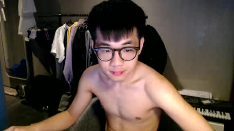 Snapshot of handsome_mannn chatting on July 3, 2026, 12:06 am handsome_mannn online show from July 3, 2026, 12:06 am