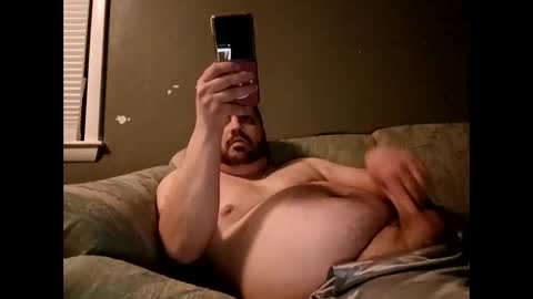 Handsomedaddy198923 online show from April 15, 2026, 6:31 am