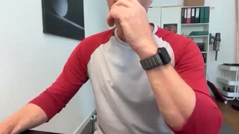 hanky online show from October 27, 2025, 11:47 am