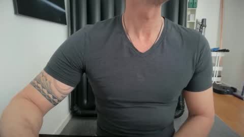 hanky online show from April 15, 2026, 11:50 am