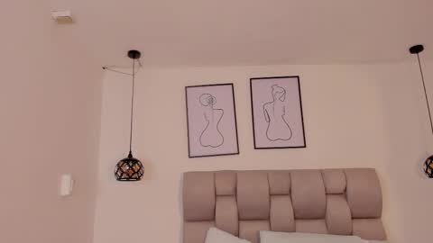 hanna__evans_ online show from September 28, 2025, 11:37 am