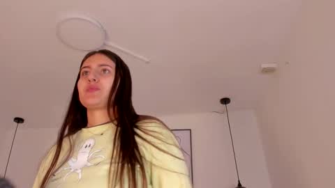 hanna__evans_ online show from October 17, 2025, 12:19 pm