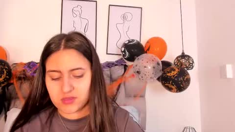 hanna__evans_ online show from October 30, 2025, 12:17 pm