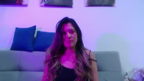 Hanna  online show from April 4, 2026, 8:28 pm