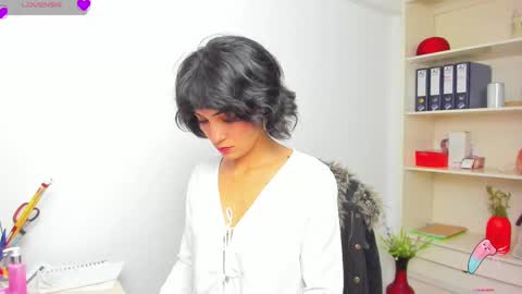 Sara online show from September 10, 2025, 1:44 pm