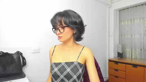 Sara online show from October 1, 2025, 2:23 pm