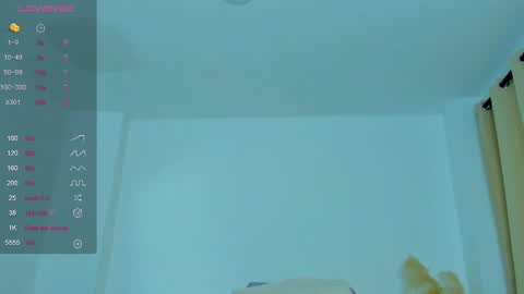 hanna_connorss online show from February 13, 2025, 5:44 pm