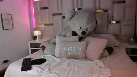 Hanna Klover online show from April 11, 2026, 4:39 am