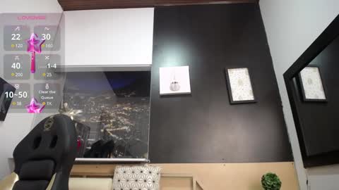 hanna_lamber online show from December 22, 2024, 3:44 pm