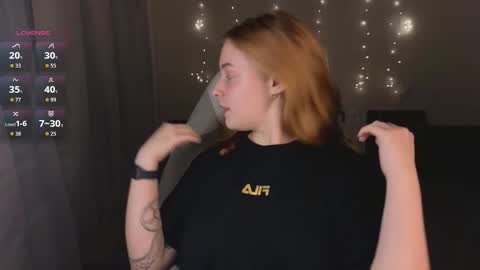 Snapshot of hanna_melon chatting on October 15, 2025, 8:20 pm Hanna next stream is Mo 8pm-6am by CET online show from October 15, 2025, 8:20 pm