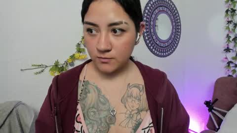 Camila online show from February 4, 2025, 1:02 am