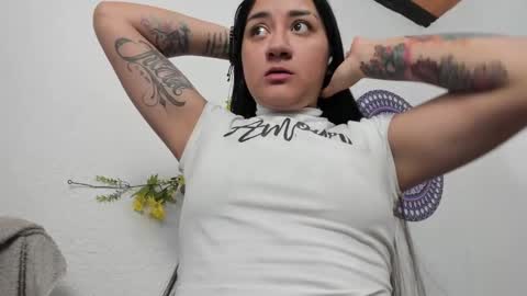 Camila online show from February 4, 2025, 8:17 pm