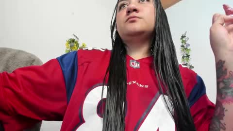 Camila online show from February 24, 2025, 7:09 pm