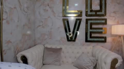 EVA online show from October 22, 2025, 10:15 am