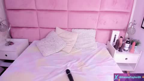  Hanna  online show from April 12, 2026, 3:44 am