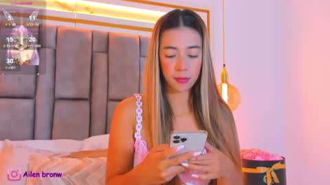 Eliana online show from September 19, 2025, 8:53 pm