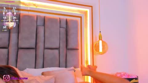 Eliana online show from October 2, 2025, 8:38 pm