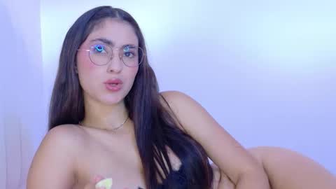 Hanna Connor online show from December 15, 2025, 2:32 pm