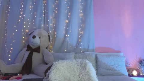 hannacruzsj online show from November 13, 2025, 9:14 pm