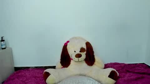 Snapshot of hannadowling chatting on February 10, 2025, 9:25 pm Hanna online show from February 10, 2025, 9:25 pm