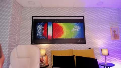 Hanna online show from November 9, 2025, 3:38 am