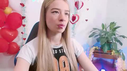 Hannah 027 online show from September 24, 2025, 1:14 pm