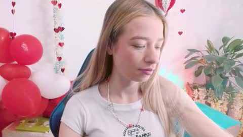 Hannah 027 online show from September 26, 2025, 11:58 am