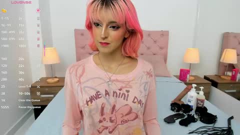 Snapshot of hannah_bernard chatting on May 2, 2026, 7:30 pm Hannah online show from May 2, 2026, 7:30 pm